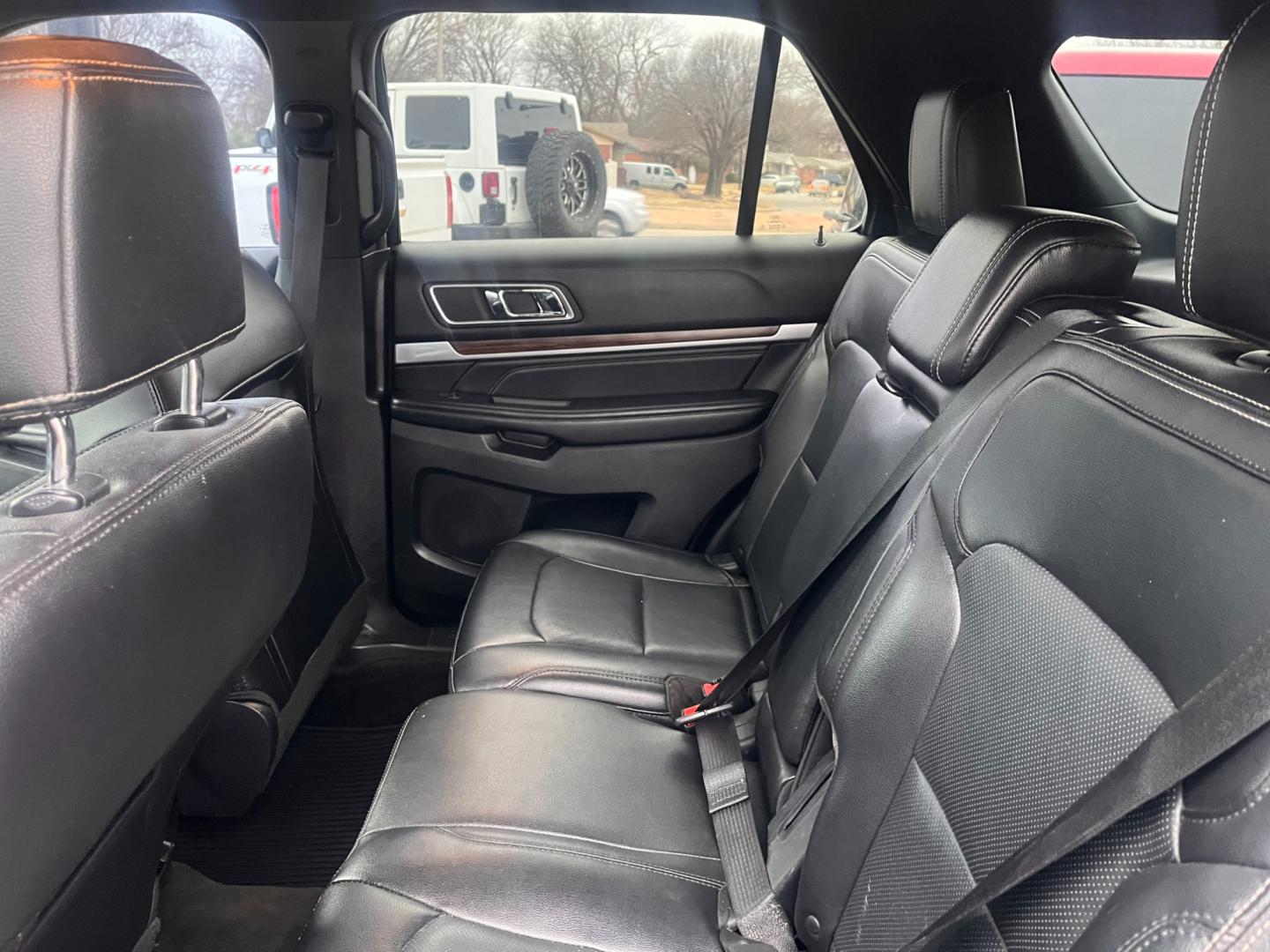 2016 GRAY FORD EXPLORER LIMITED Limited FWD (1FM5K7F84GG) with an 3.5L V6 DOHC 24V engine, 6-Speed Automatic transmission, located at 8101 E. Skelly Dr., Tulsa, OK, 74129, (918) 592-3593, 36.121891, -95.888802 - Photo#6